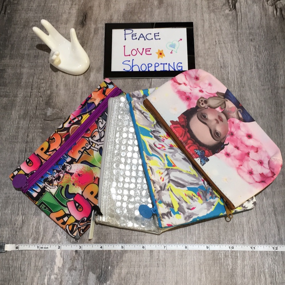 ONE FREE BAG WITH $20 PURCHASE